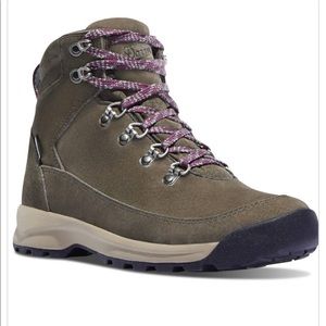 NWOT Danner Adrika Hiker Boots